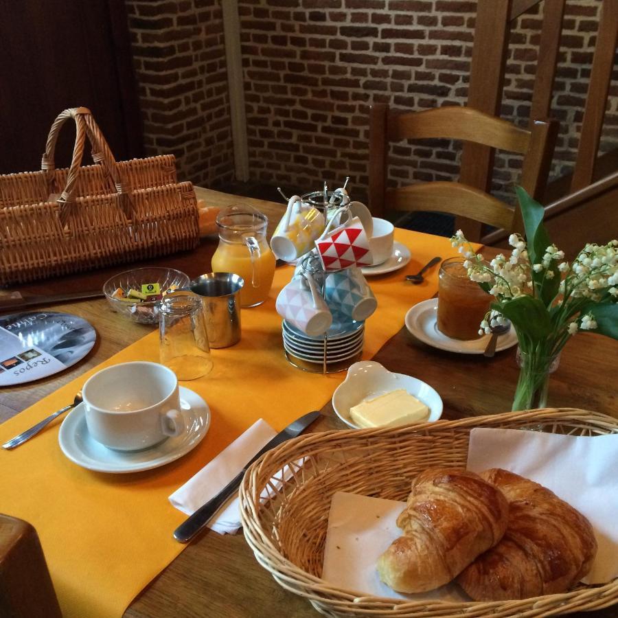 Le Chateau De Bed & Breakfast Penin