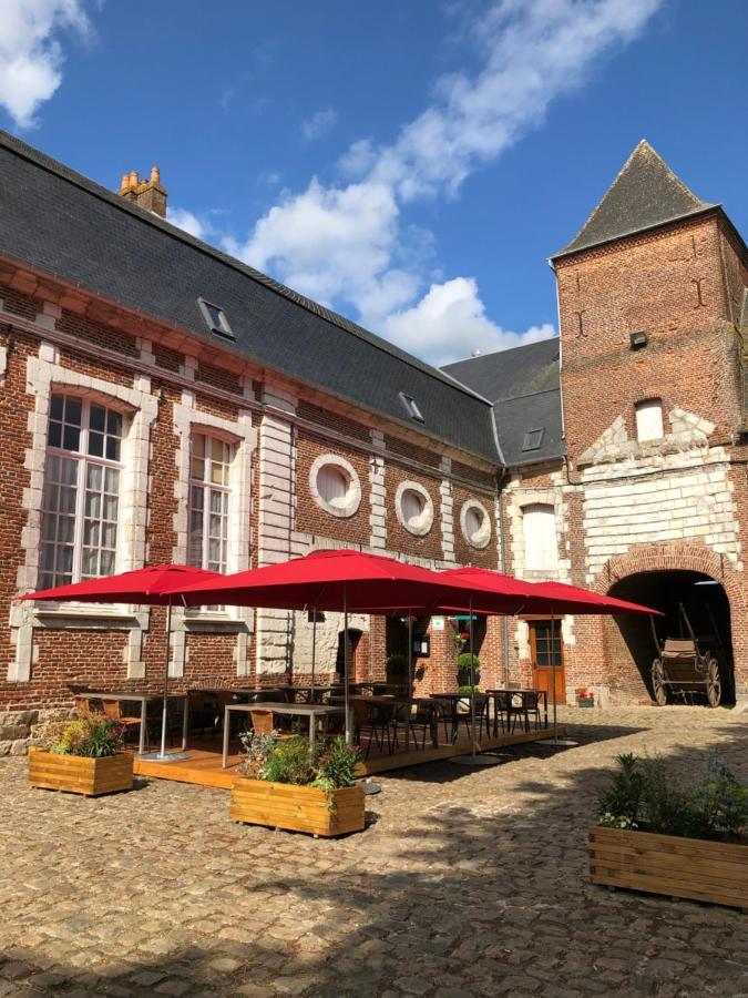 Le Chateau De Bed & Breakfast *